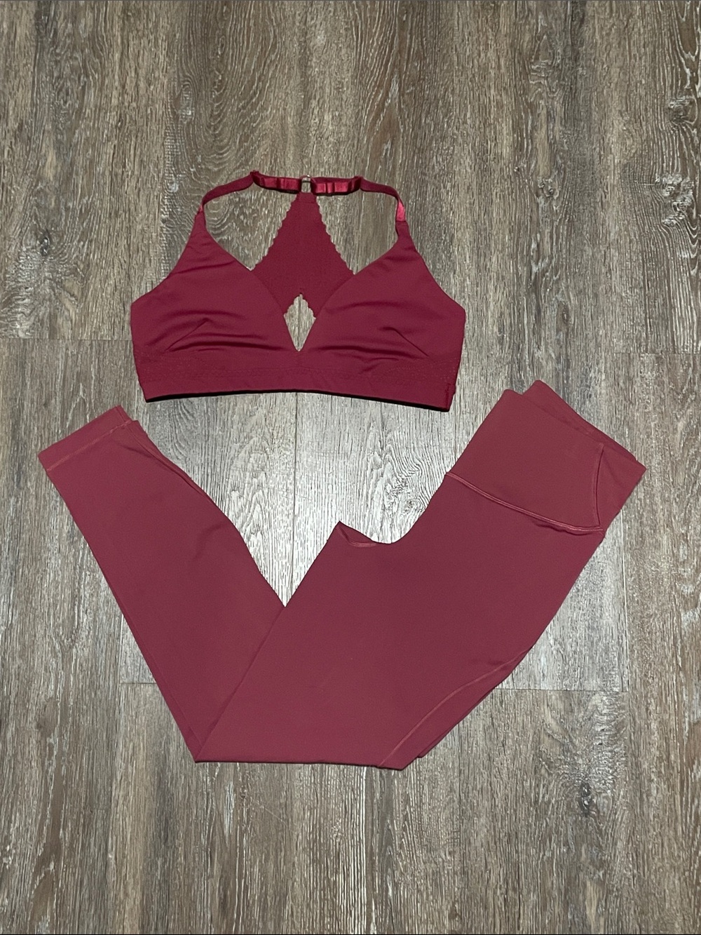 GUC Lululemon Red Workout Set. Size Top 8/Bottom 6
